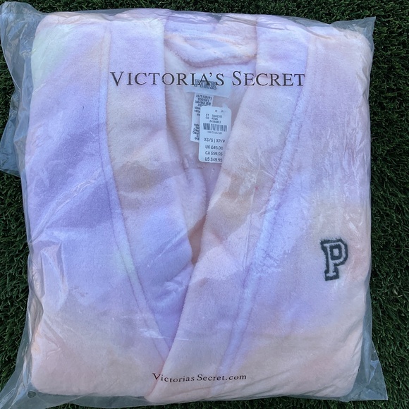 PINK Victoria's Secret Other - Victorias Secret PINK Bathrobe **NEW **
